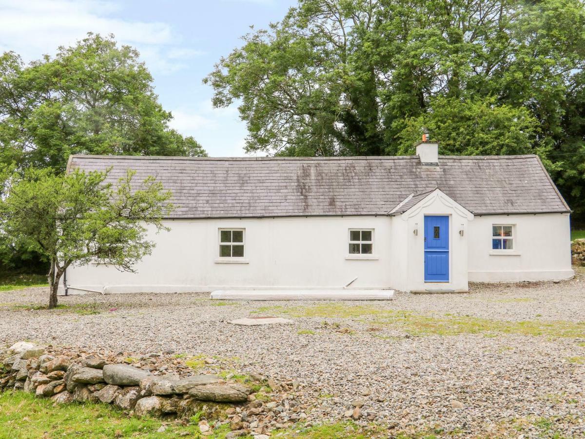 The Old White Cottage Shillelagh Exteriér fotografie